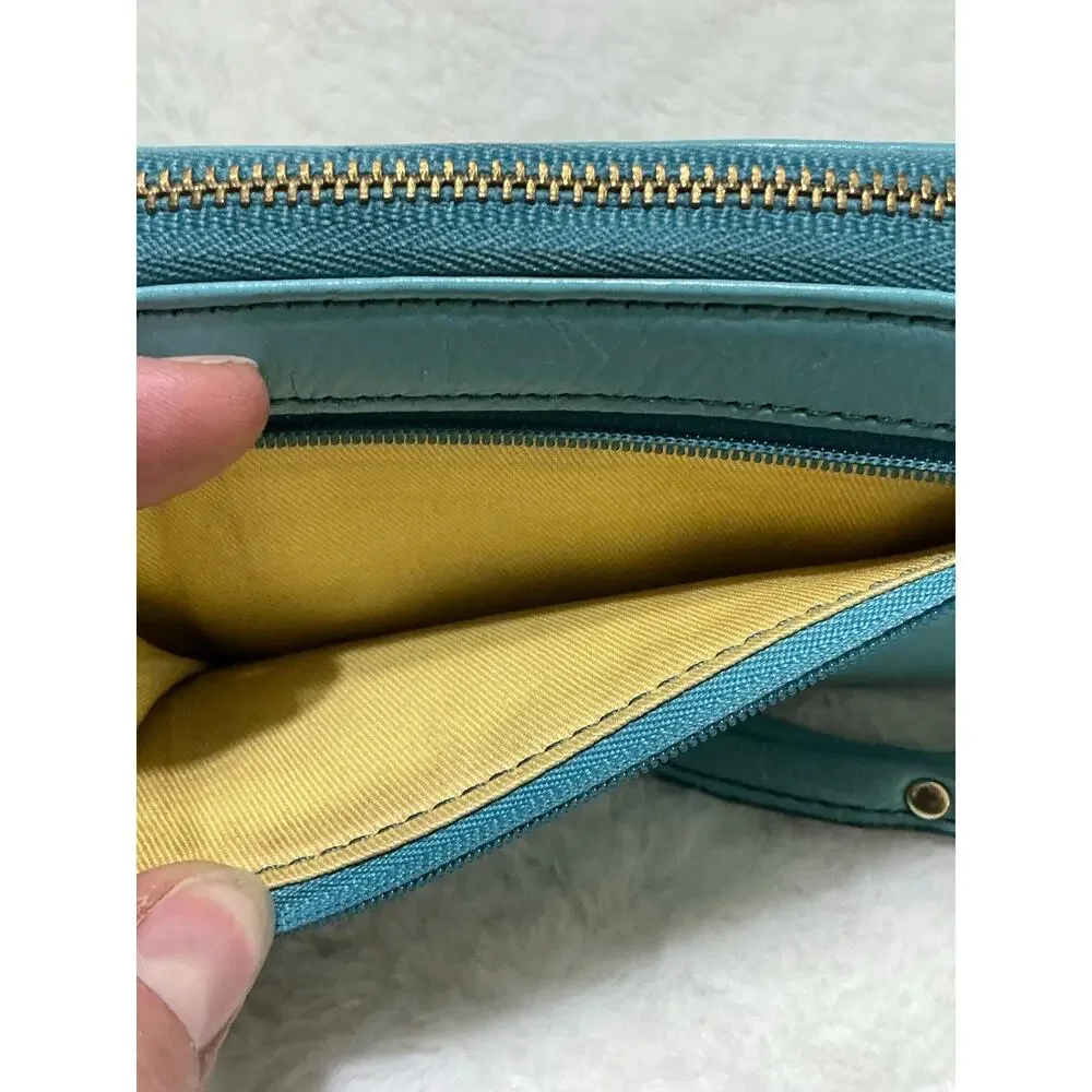 Fossil classic leather